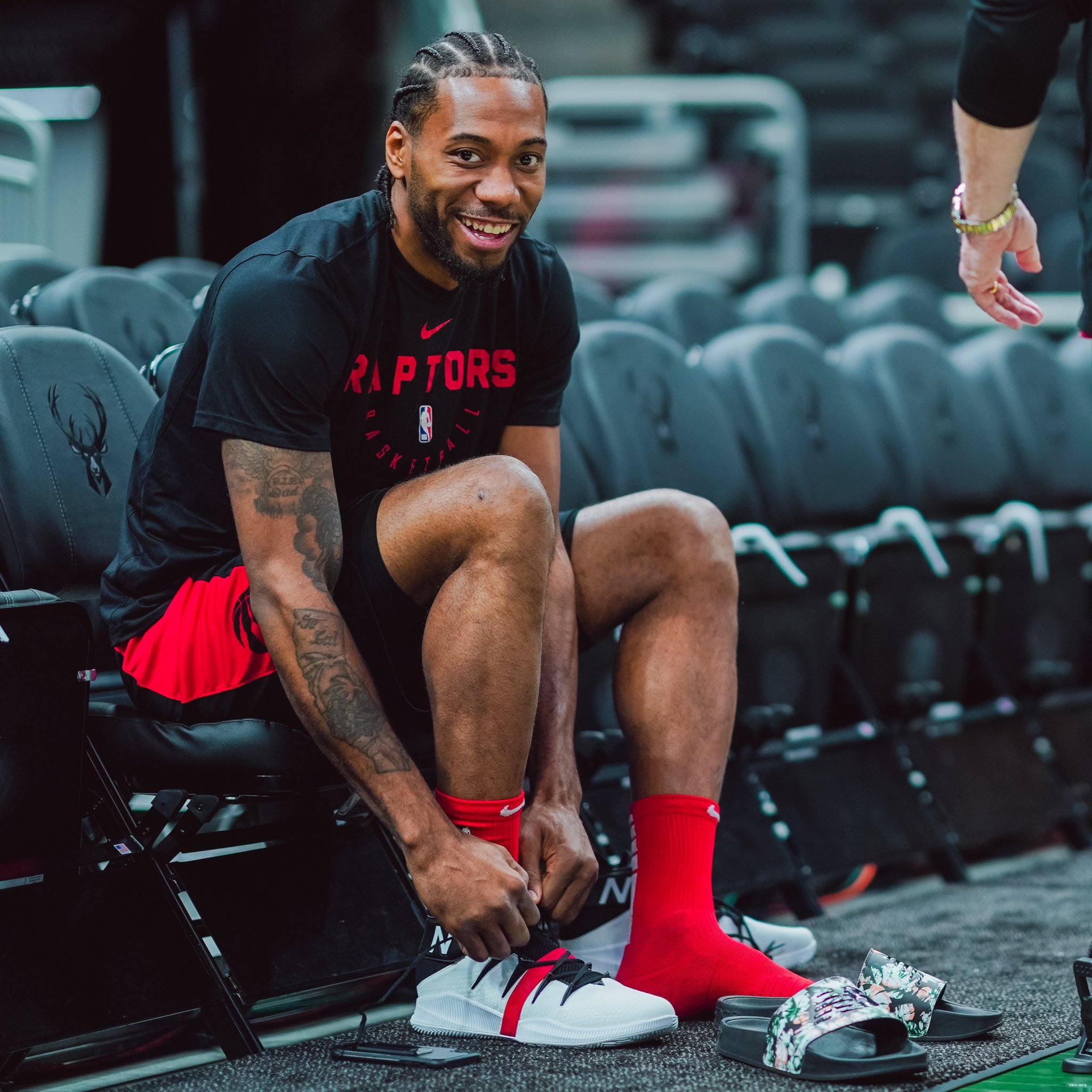 脚直塞打穿 脚直塞打穿